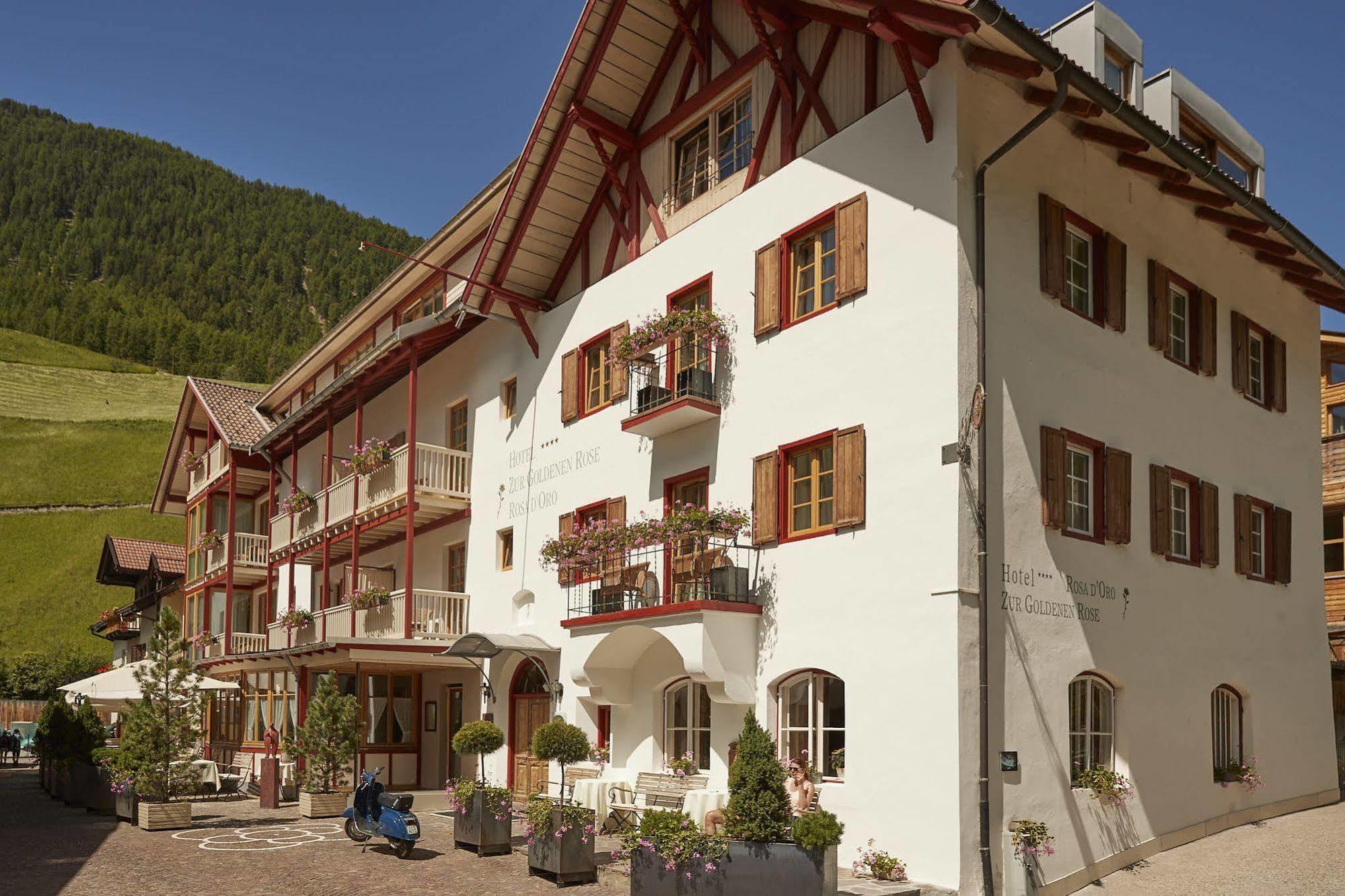 Goldene Rose Karthaus A Member Of Small Luxury Hotels Of The World Сеналес Екстер'єр фото